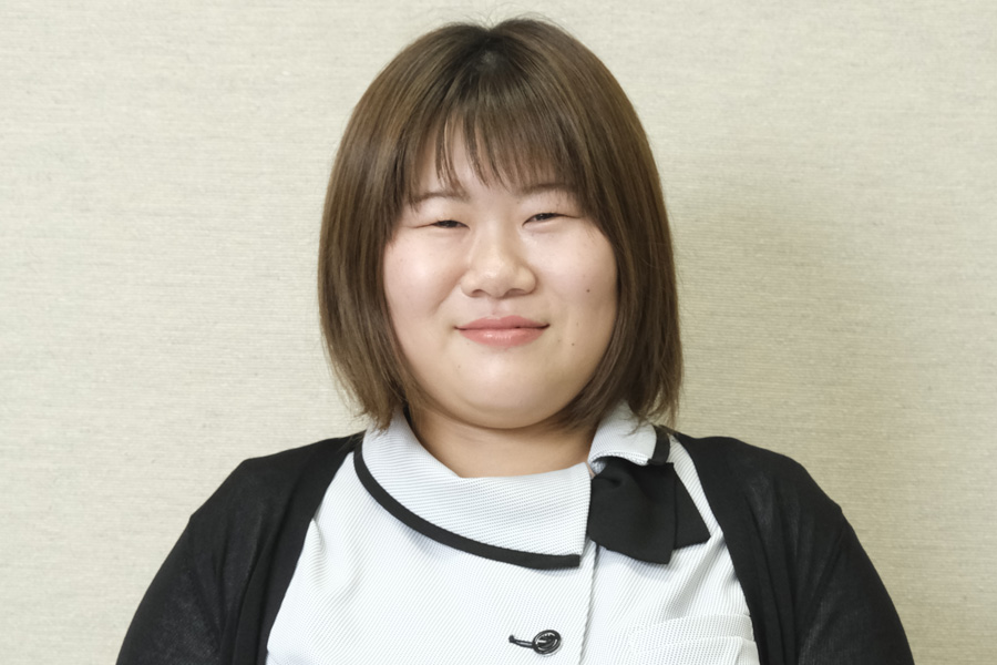 女性運転手にインタビュー